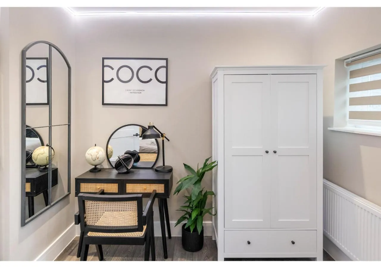 Modern London 3-Bedroom Flat Apartmán
